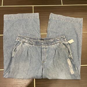 GAP Relaxed Fit Light Blue Jeans
